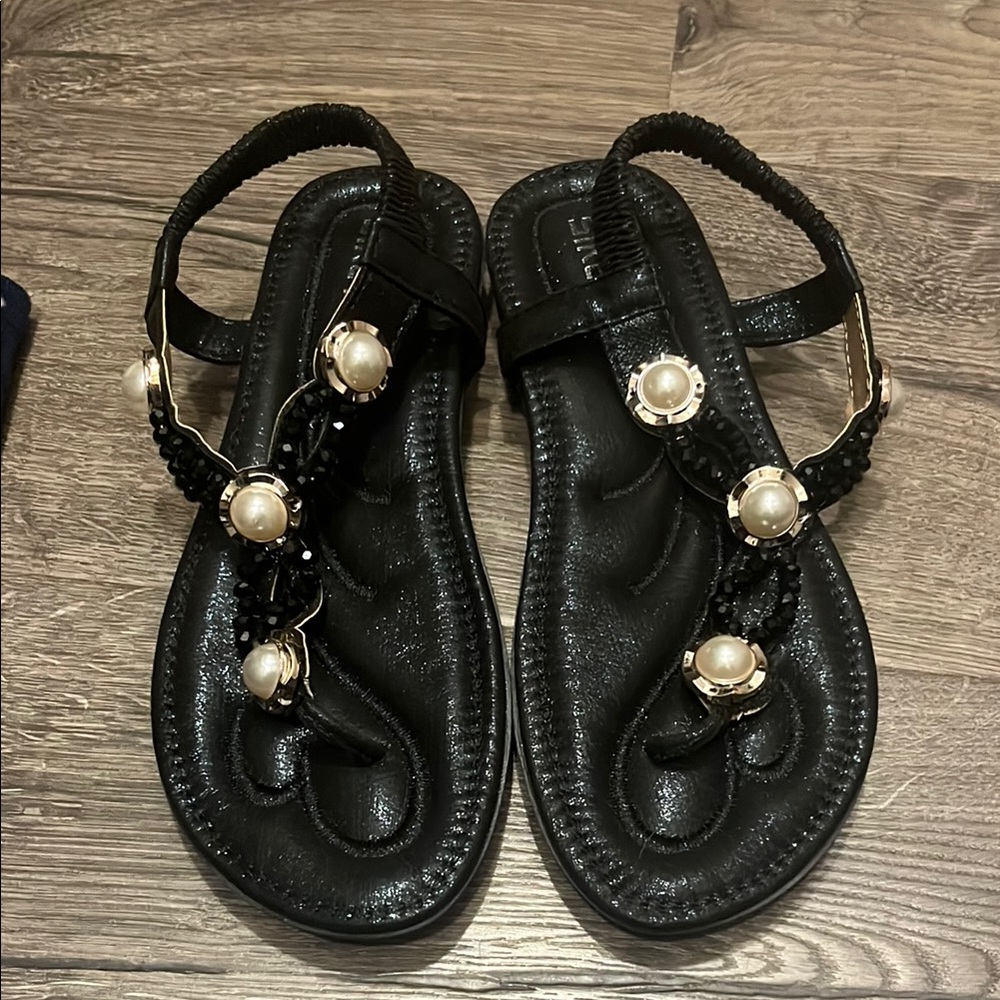 Elegant Black Sandals with Pearl Accents